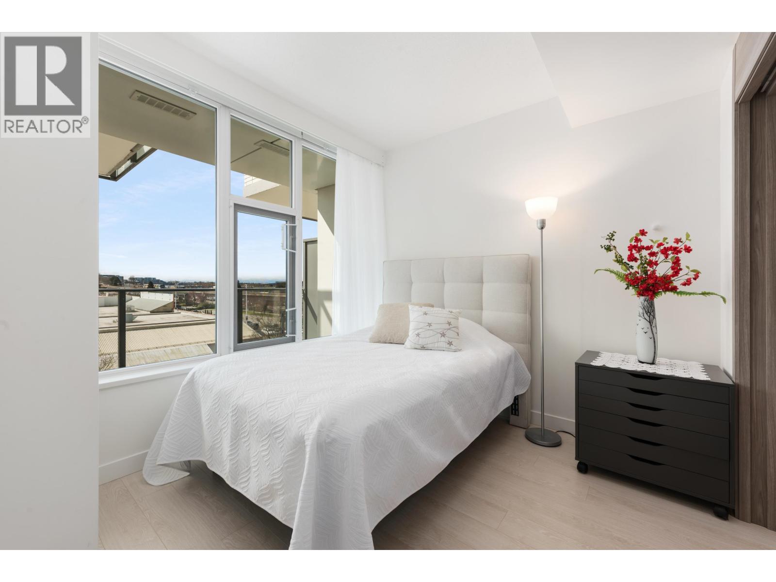 #402-8611 HAZELBRIDGE Way, Richmond