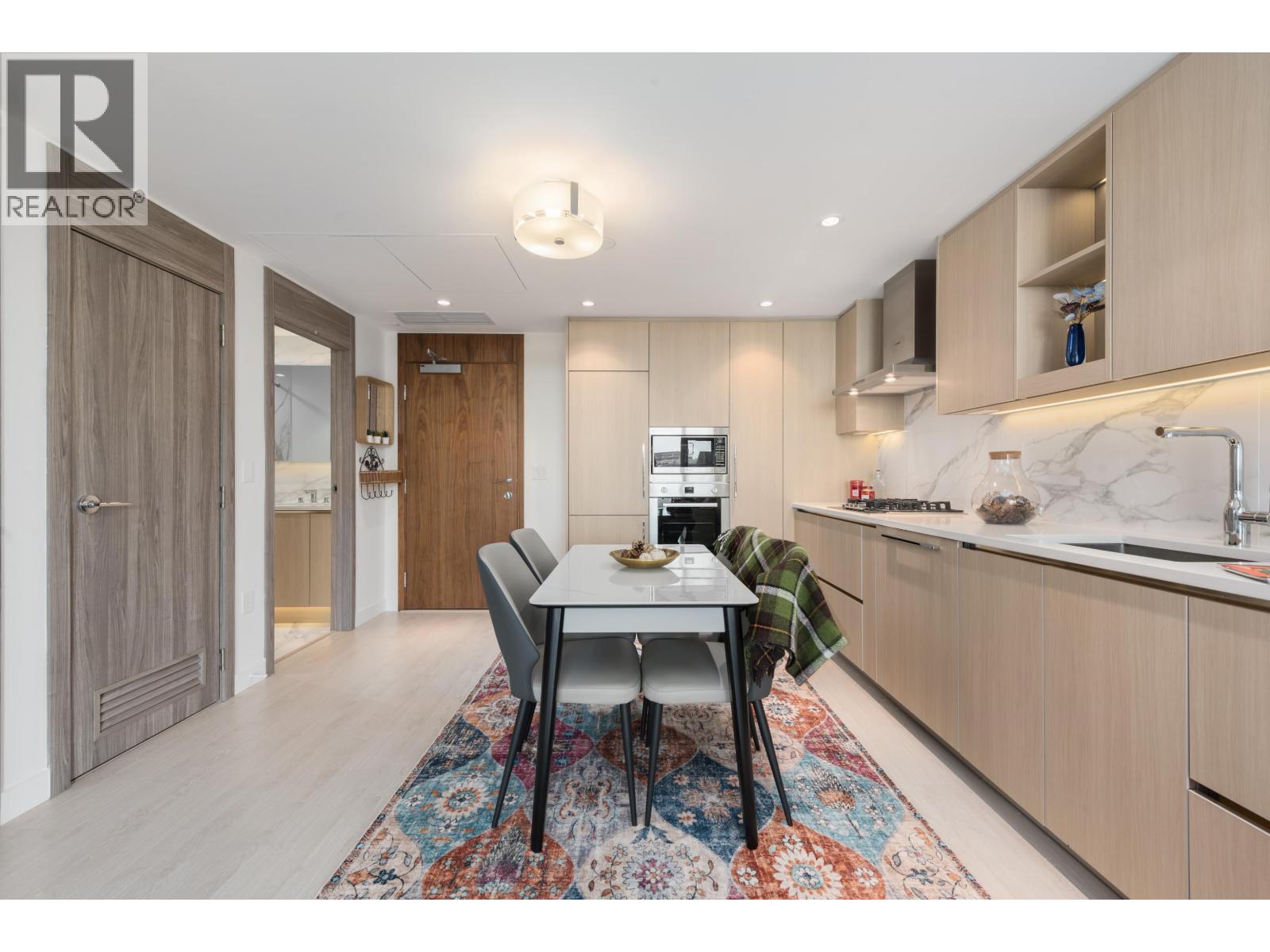 #402-8611 HAZELBRIDGE Way, Richmond