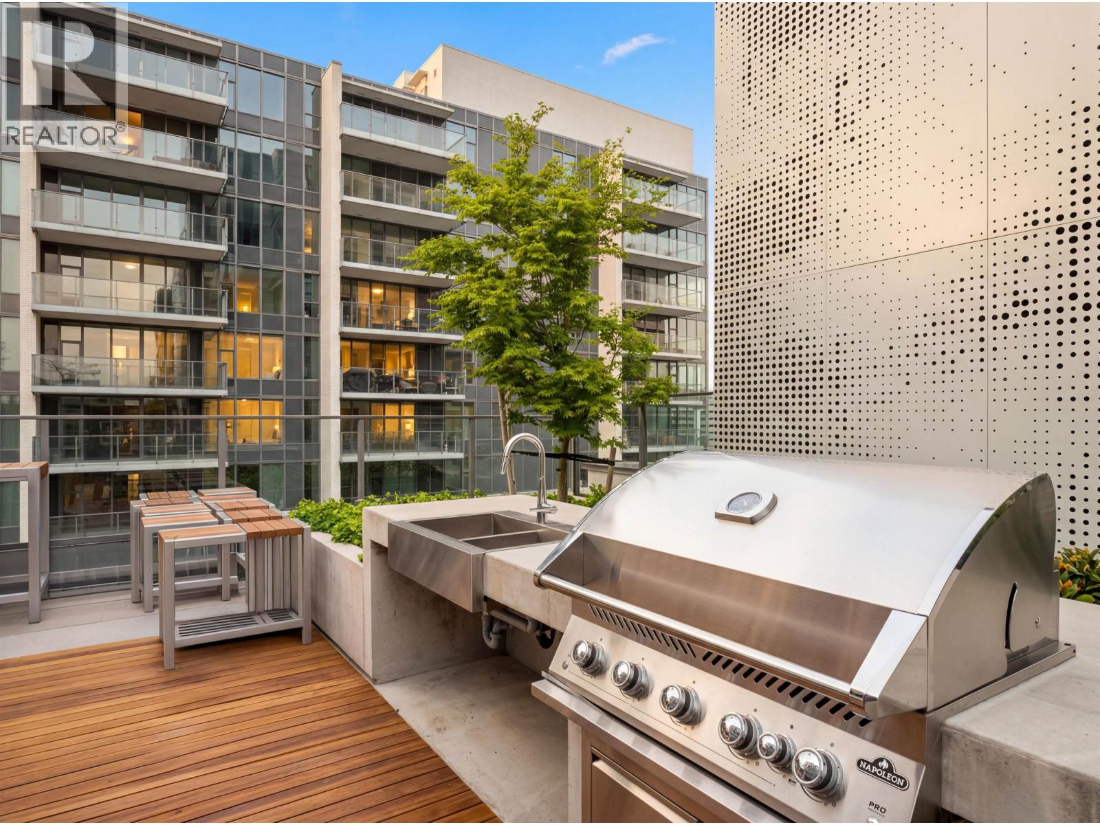 #402-8611 HAZELBRIDGE Way, Richmond