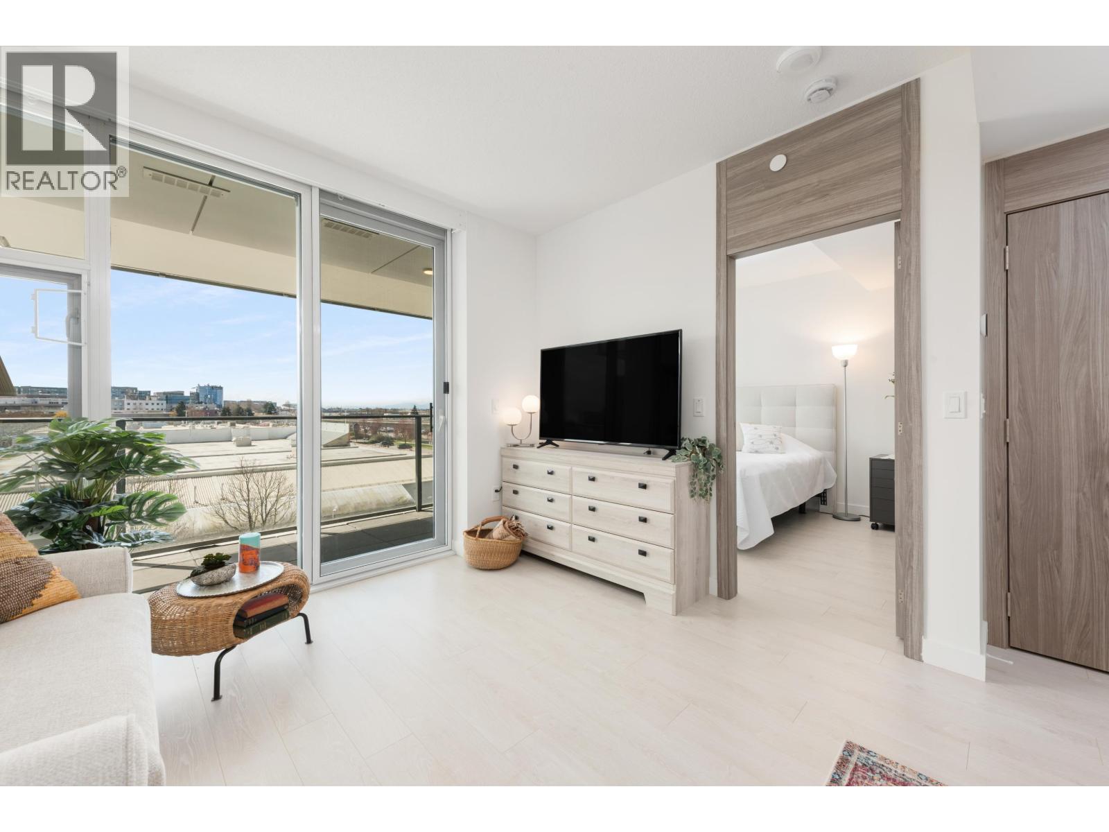 #402-8611 HAZELBRIDGE Way, Richmond