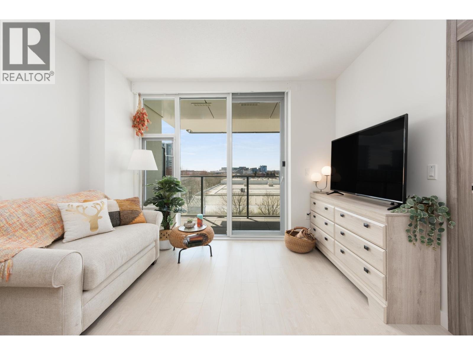 #402-8611 HAZELBRIDGE Way, Richmond