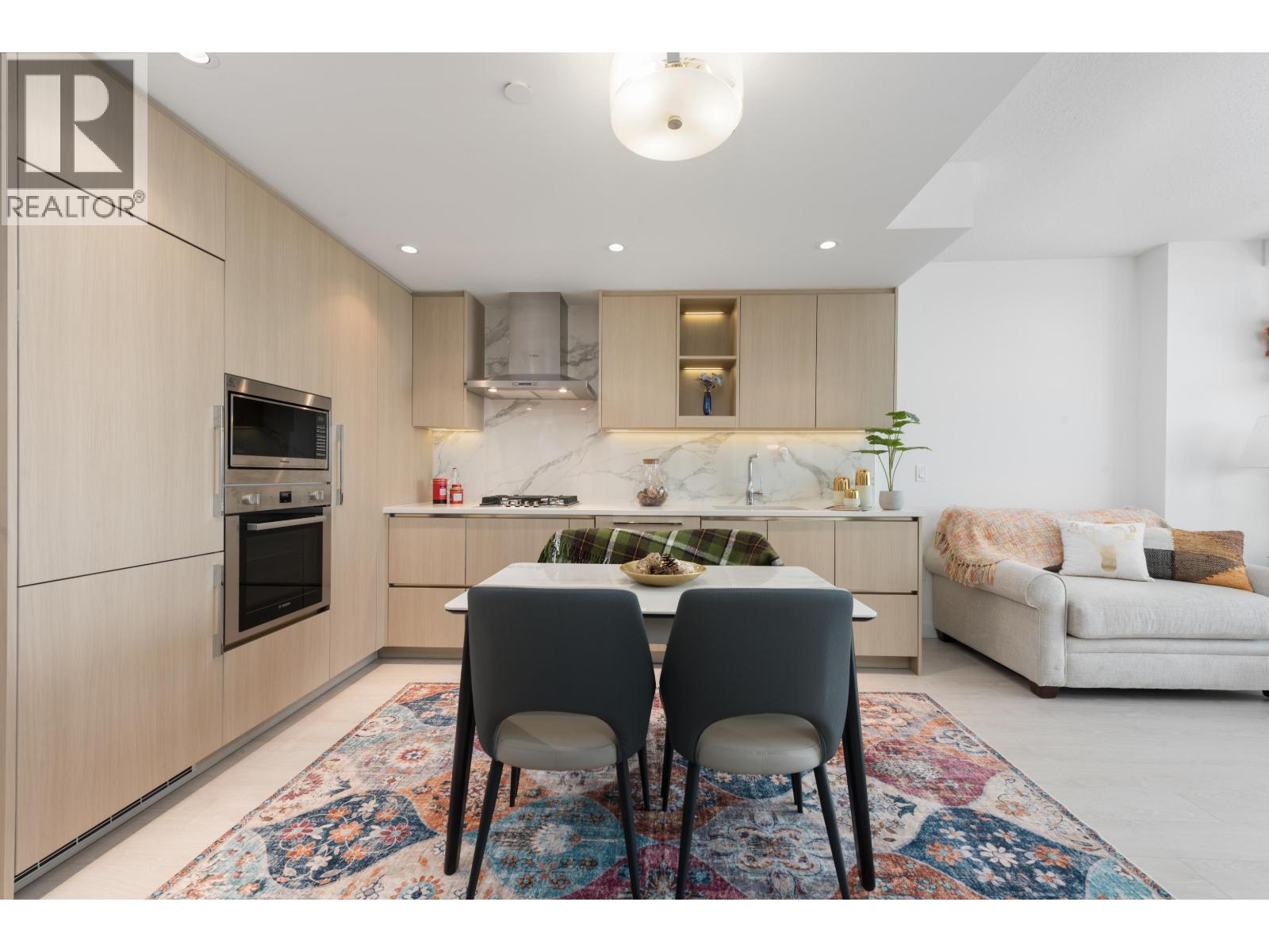 #402-8611 HAZELBRIDGE Way, Richmond