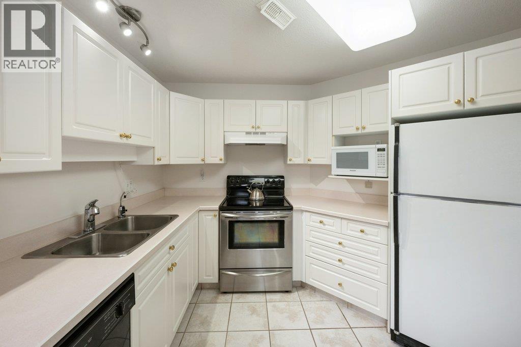 6514 Meadows Drive Unit# 4, Oliver