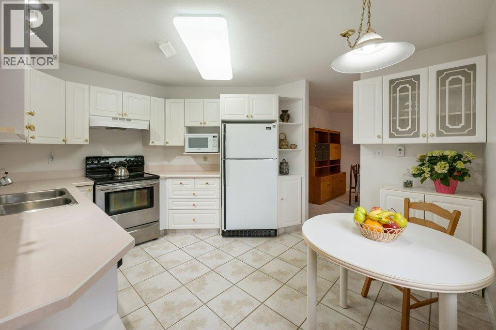 6514 Meadows Drive Unit# 4, Oliver