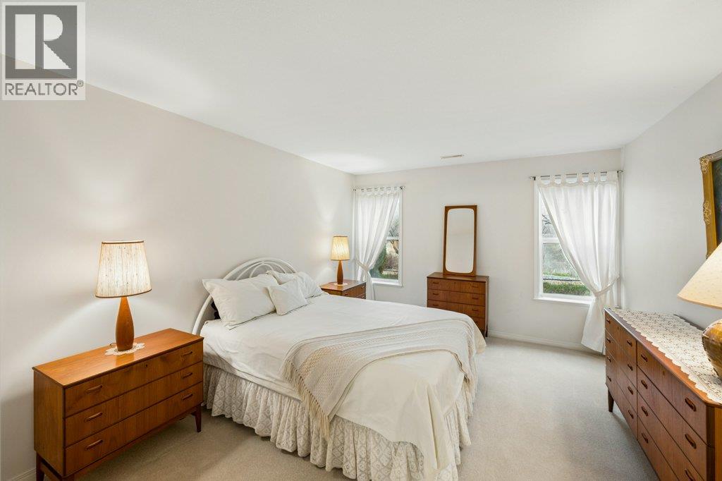 6514 Meadows Drive Unit# 4, Oliver