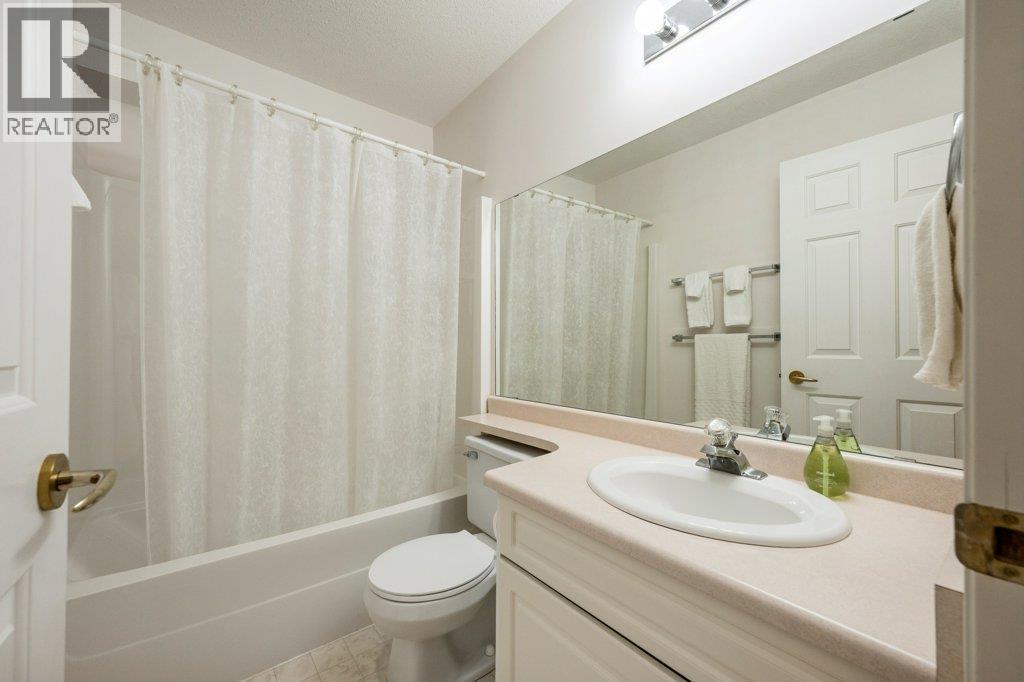 6514 Meadows Drive Unit# 4, Oliver