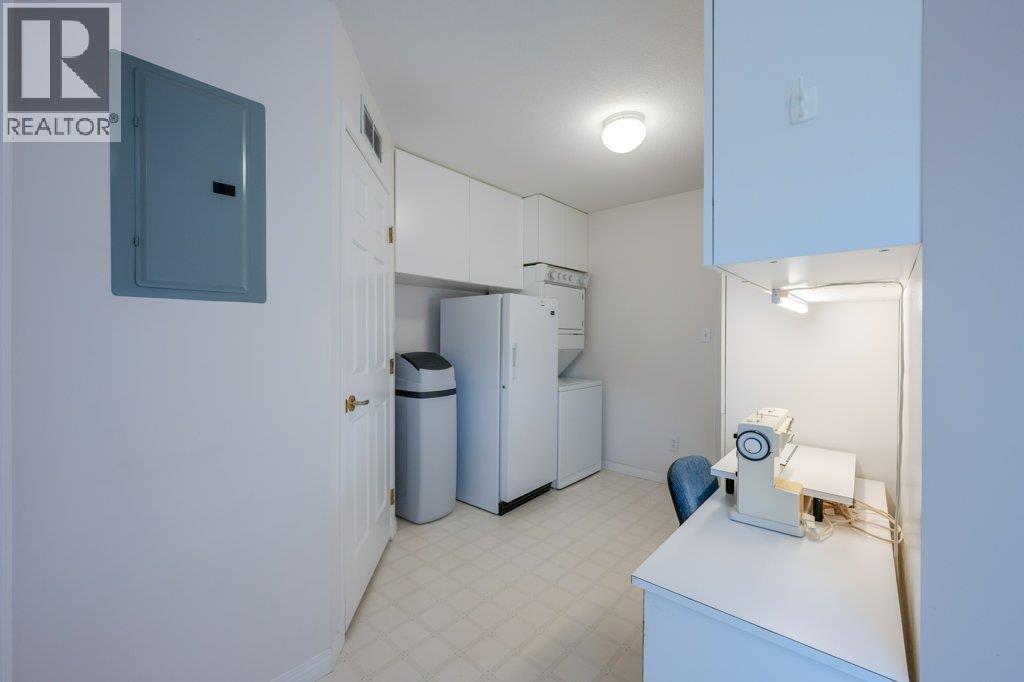 6514 Meadows Drive Unit# 4, Oliver