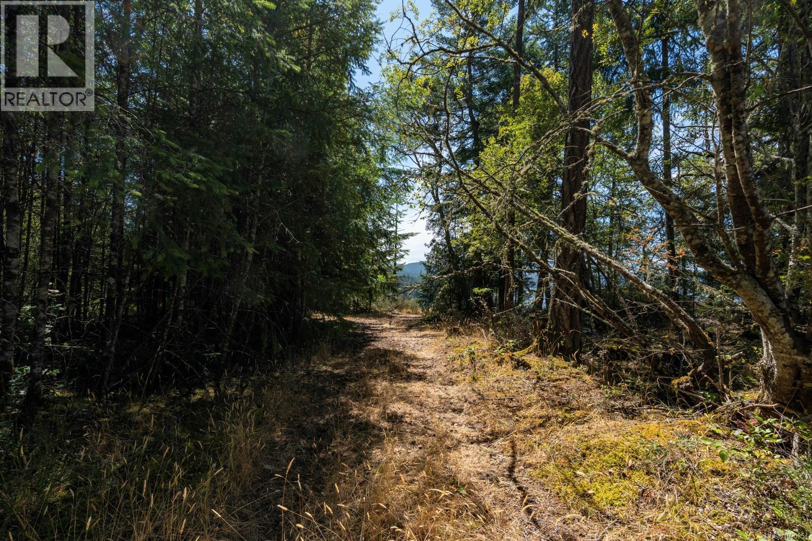 5211 Sooke Rd - 29