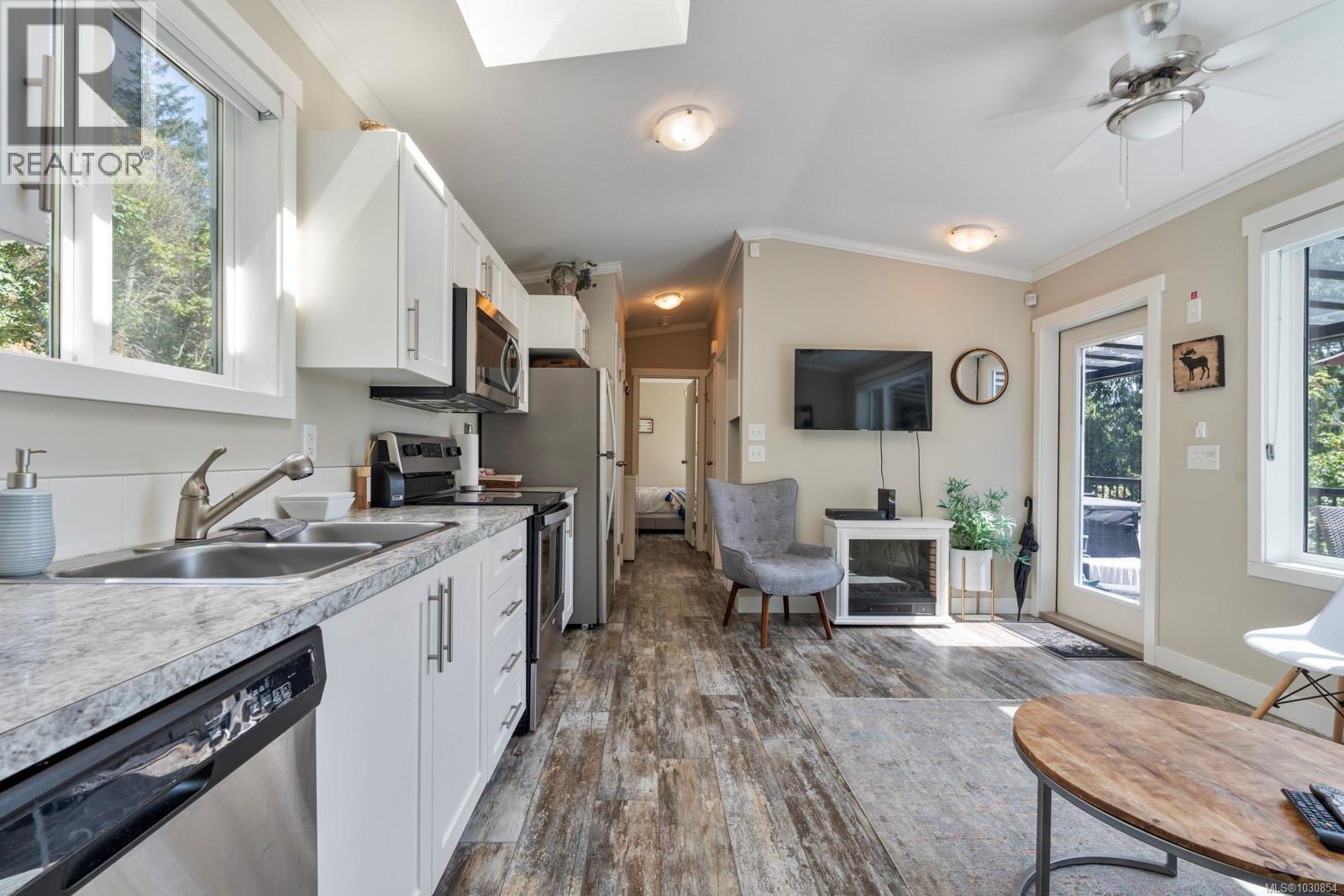 5211 Sooke Rd - 40