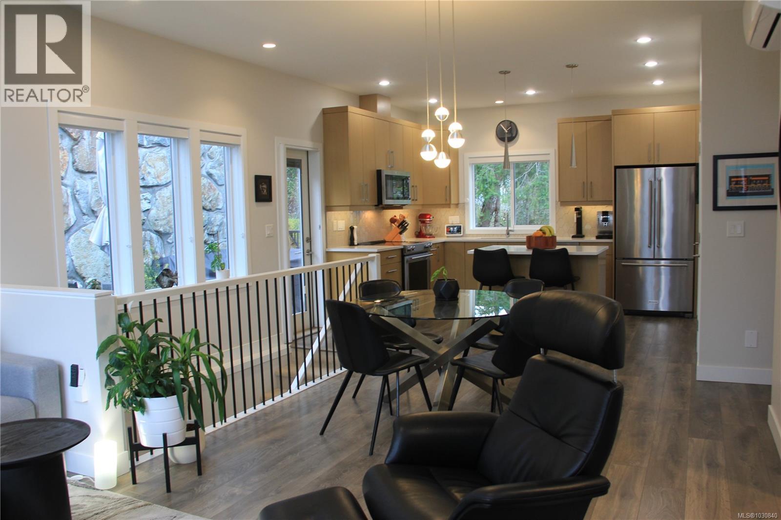  2226 ECHO VALLEY Rise, Langford