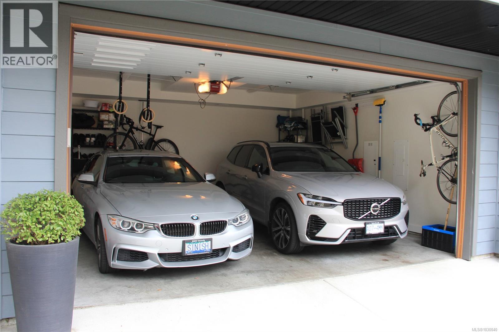  2226 ECHO VALLEY Rise, Langford