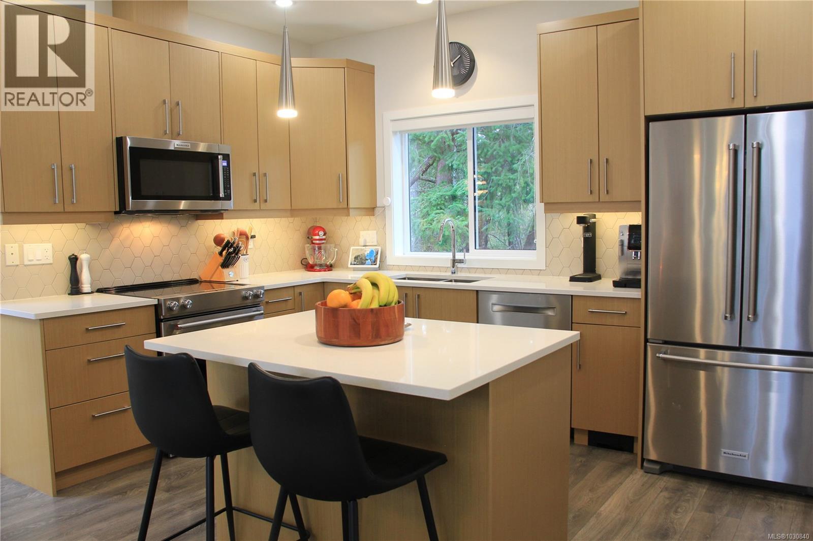  2226 ECHO VALLEY Rise, Langford