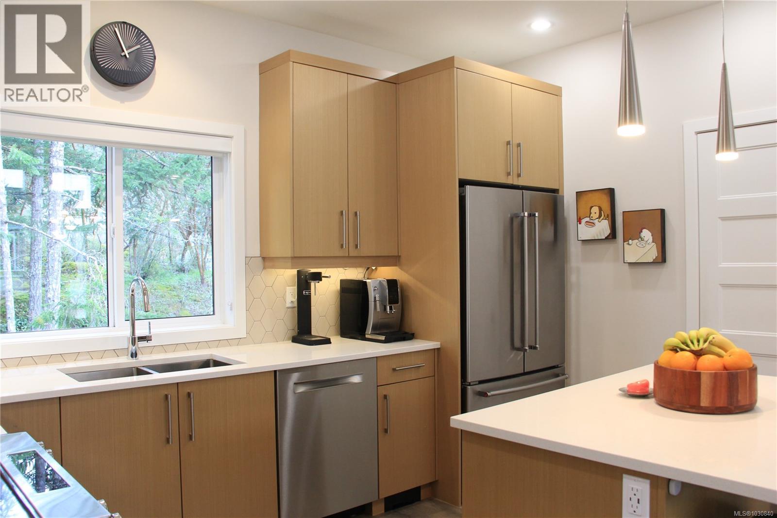  2226 ECHO VALLEY Rise, Langford