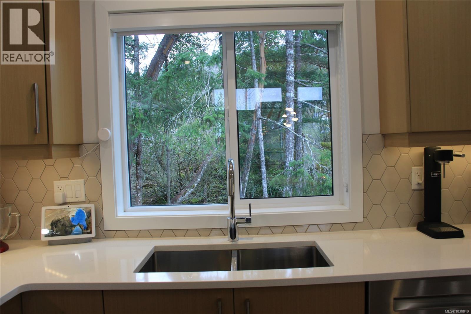  2226 ECHO VALLEY Rise, Langford