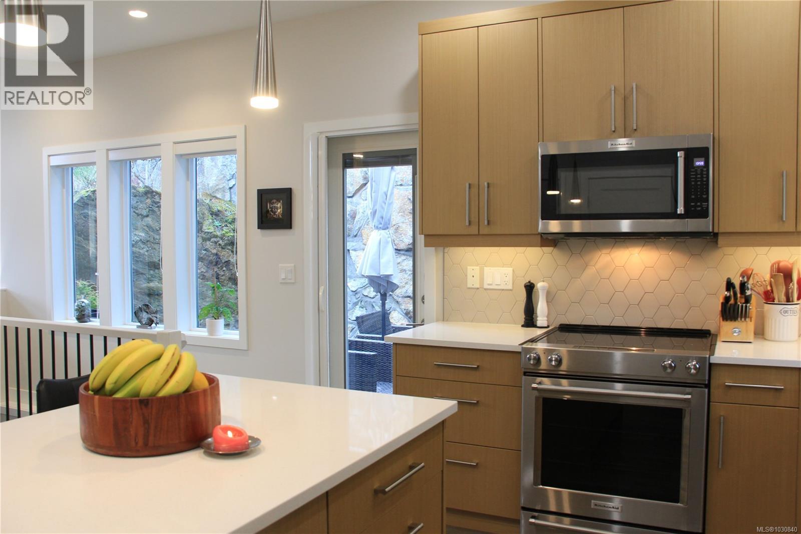  2226 ECHO VALLEY Rise, Langford