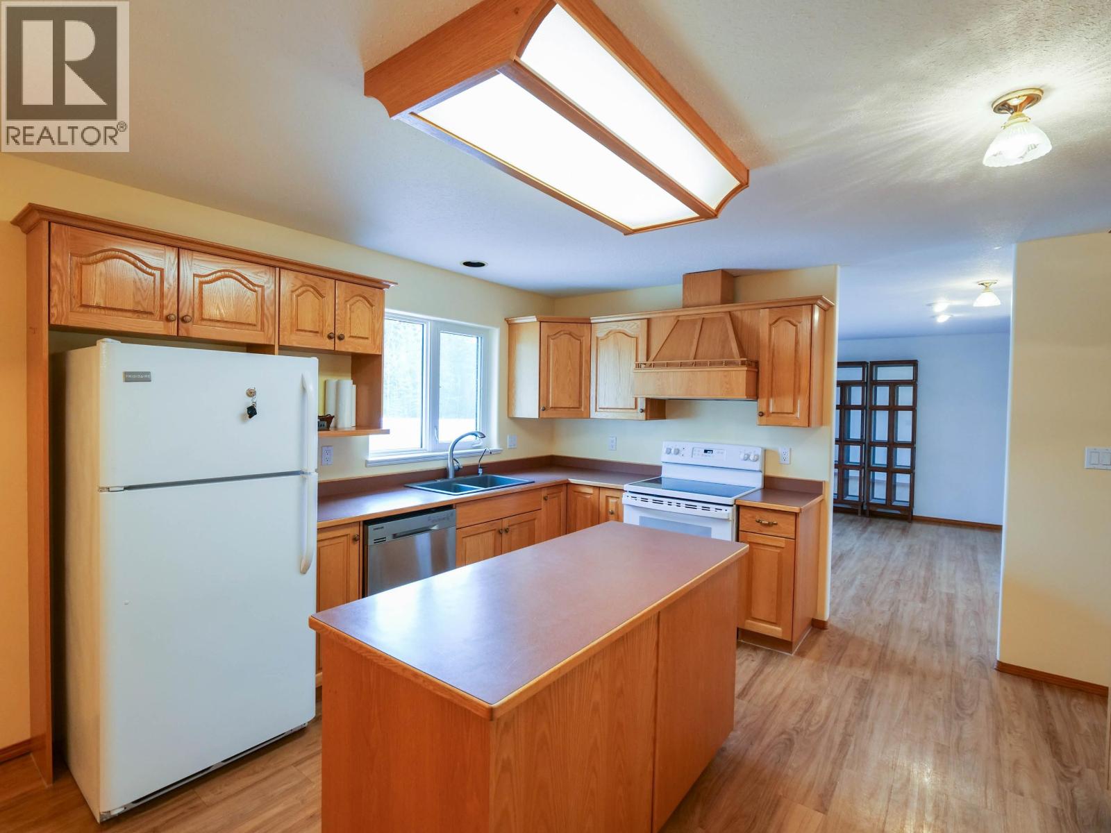 1889 ALMA ROAD, Quesnel