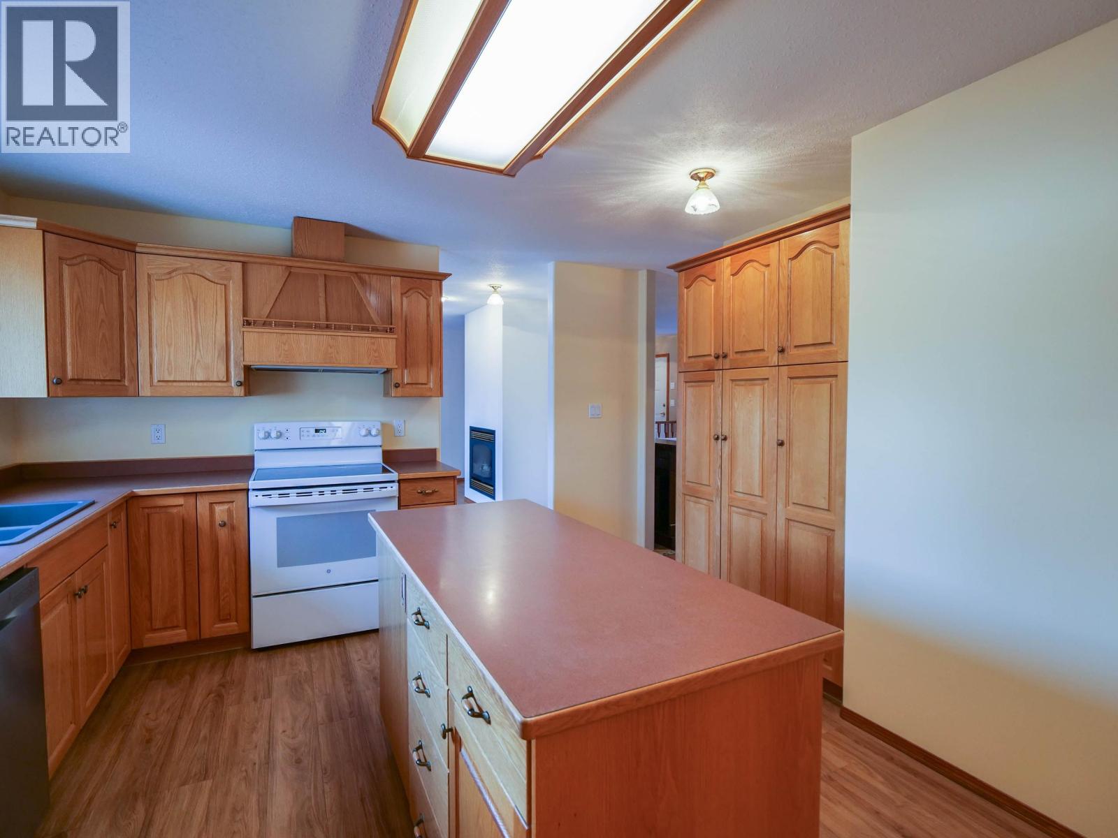 1889 ALMA ROAD, Quesnel