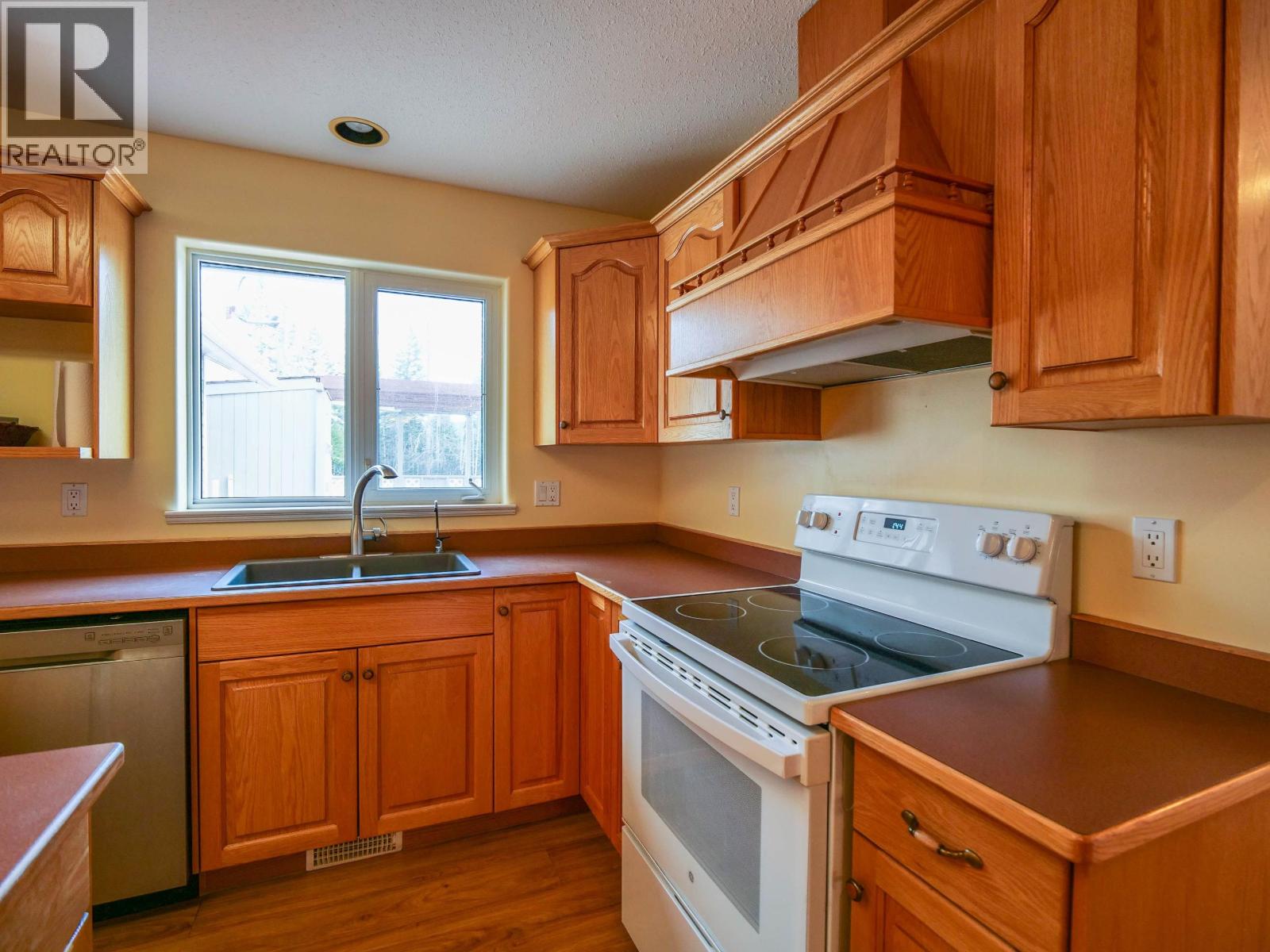 1889 ALMA ROAD, Quesnel