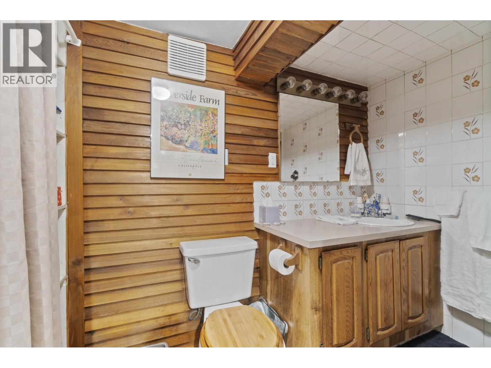 570 COLBY STREET, New Westminster