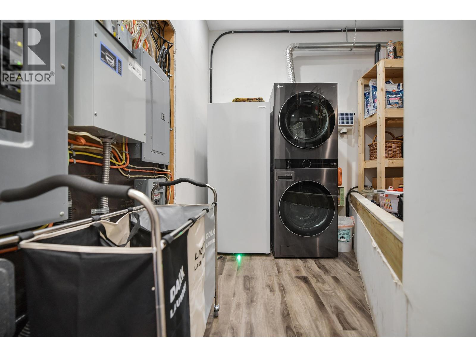 356 EAST WEST ROAD, Mayne Island