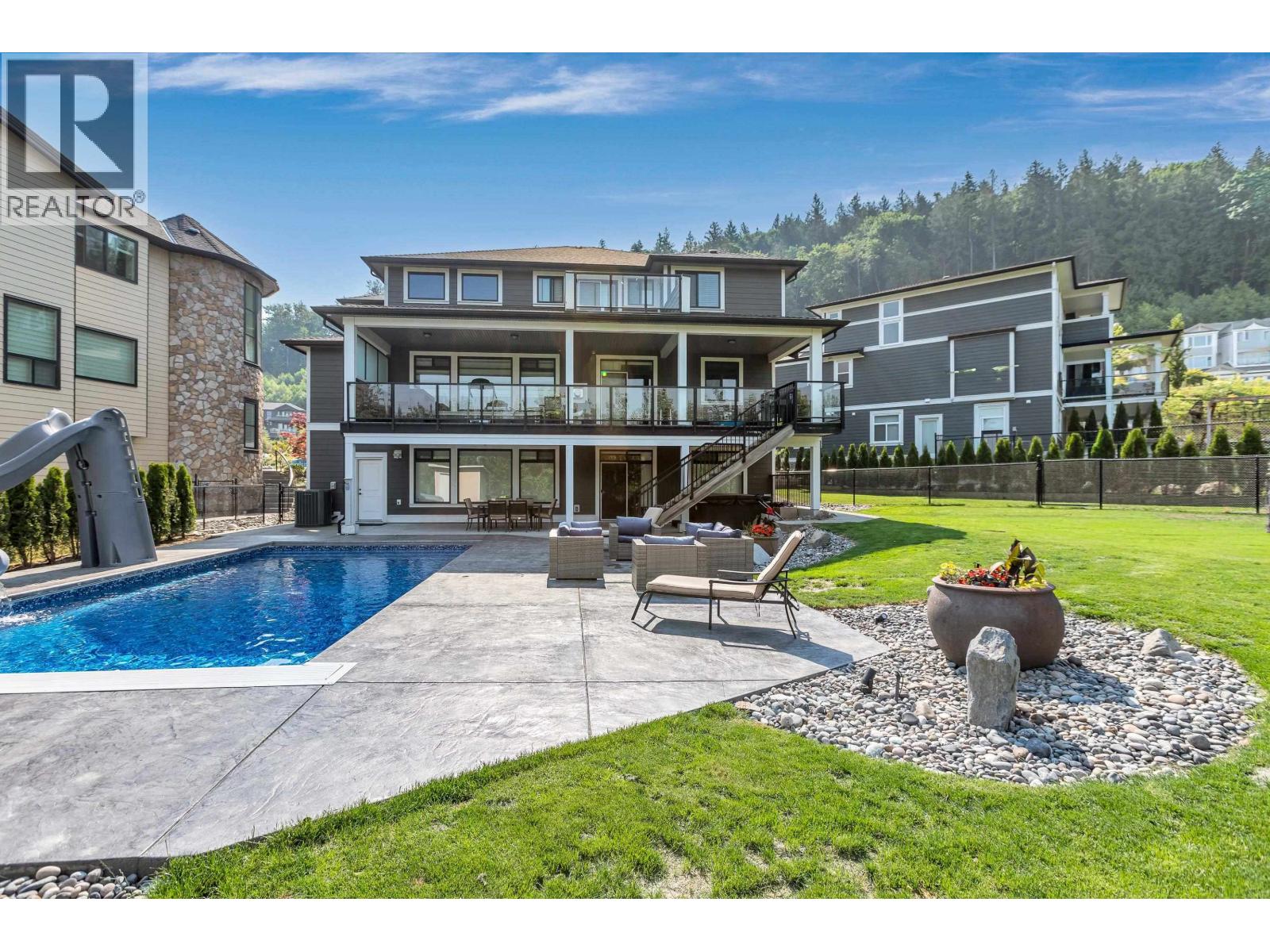 11011 CARMICHAEL STREET, Maple Ridge