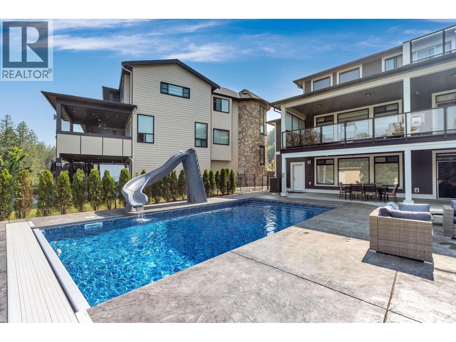 11011 CARMICHAEL STREET, Maple Ridge