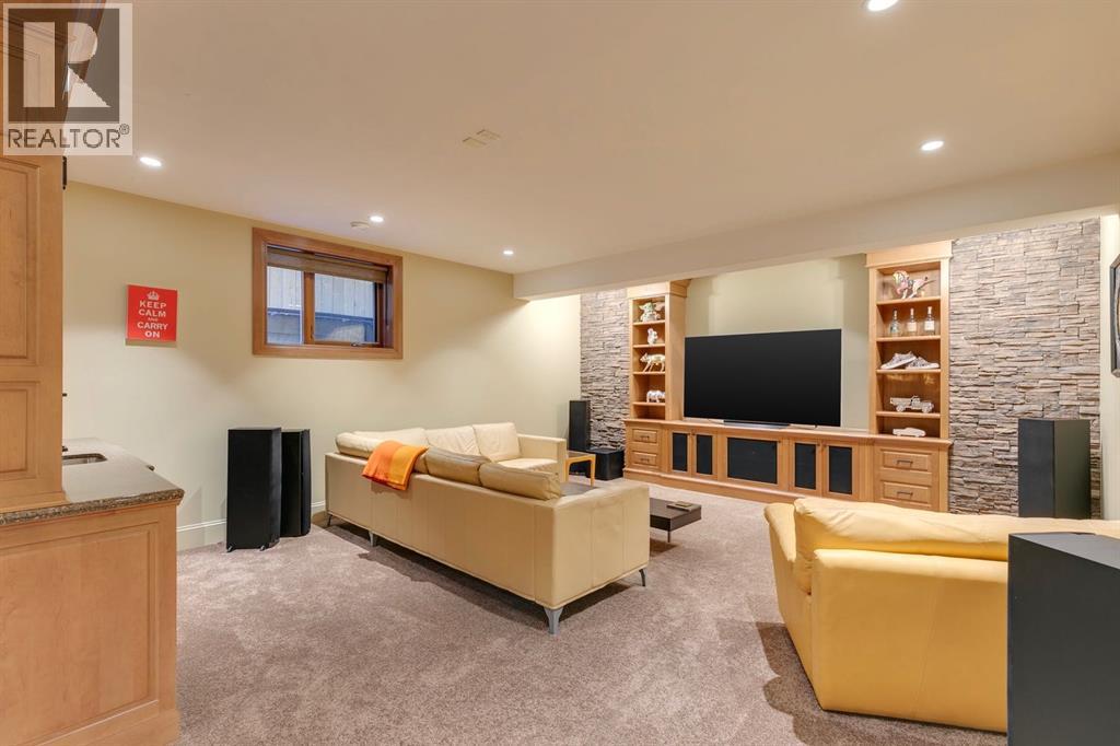 Single Family House for Sale in   Avenue NW West Hillhurst Calgary 