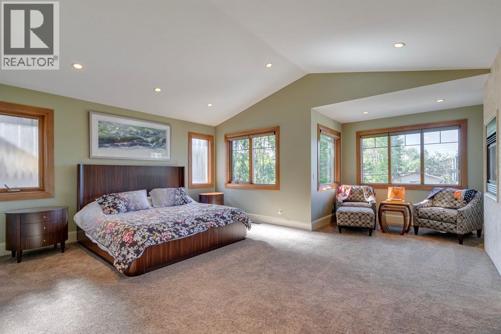 Single Family House for Sale in   Avenue NW West Hillhurst Calgary 