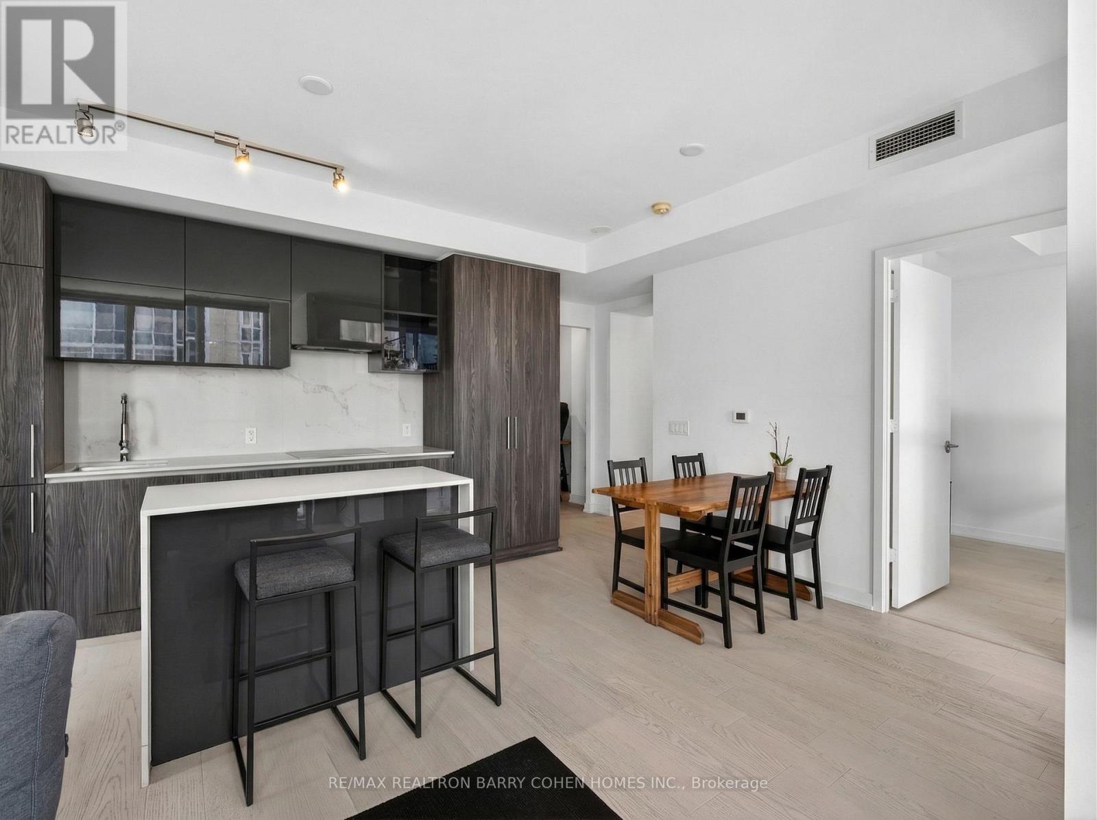 #905 1 YORKVILLE AVENUE - 10