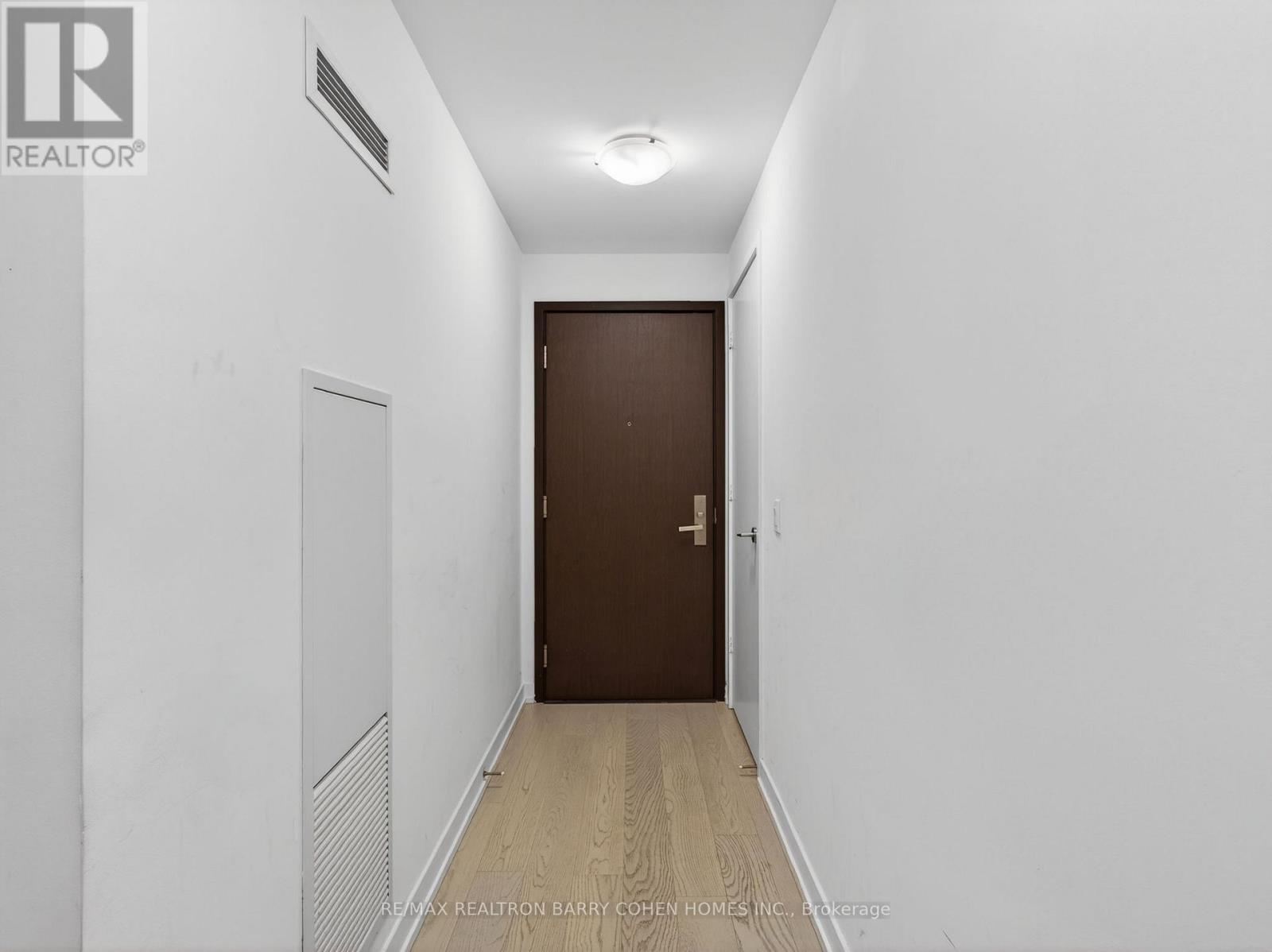 #905 1 YORKVILLE AVENUE - 2