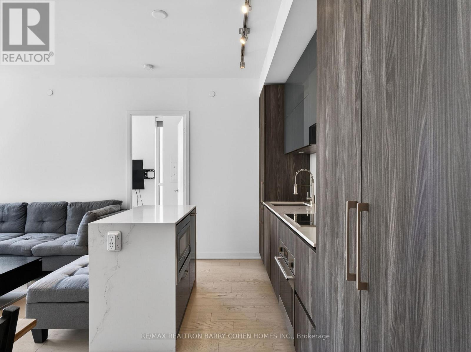#905 1 YORKVILLE AVENUE - 5
