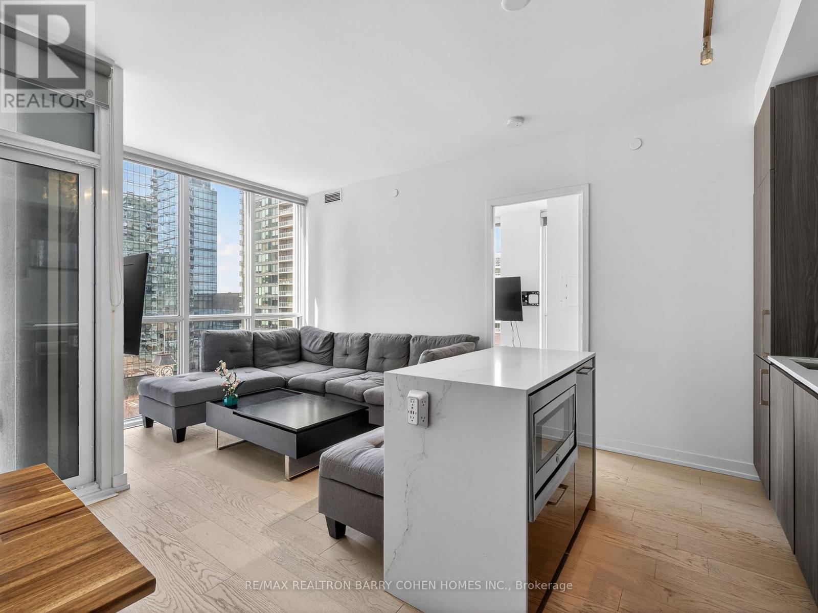 #905 1 YORKVILLE AVENUE - 8