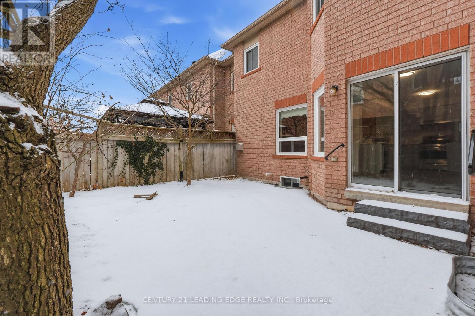60 SNEDDEN AVENUE, Aurora (Bayview Wellington), Ontario