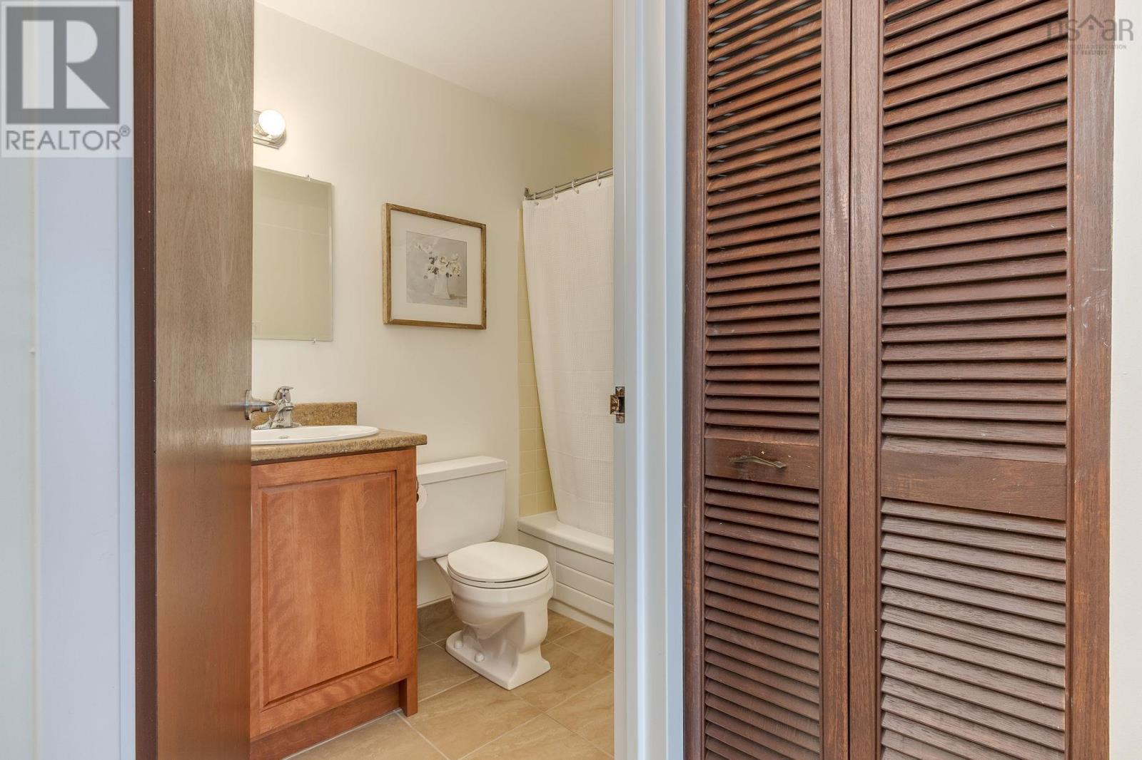 #306 5570 HEATHERWOOD COURT - 24