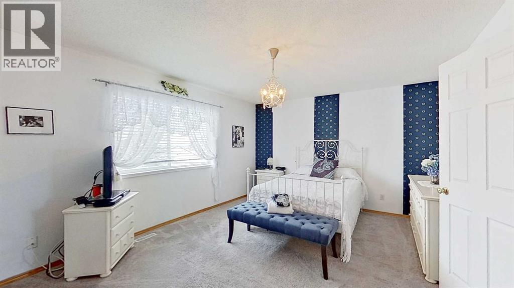 272 Rocky Ridge Court NW, Calgary, Alberta