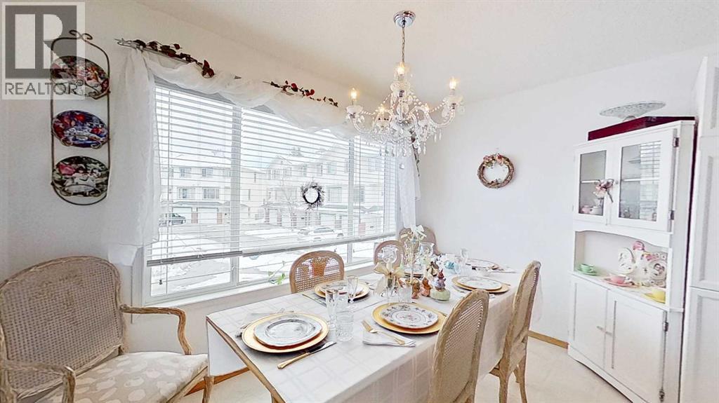 Single Family House 4 Level for Sale in  Rocky Ridge Court NW Rocky Ridge Calgary 