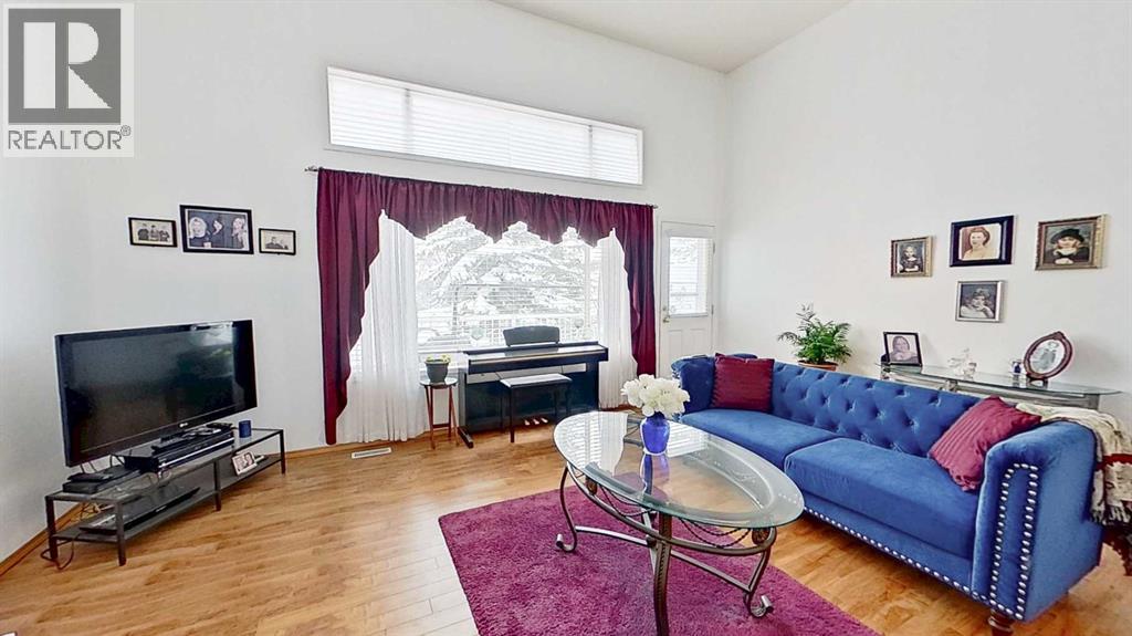 Single Family House 4 Level for Sale in  Rocky Ridge Court NW Rocky Ridge Calgary 