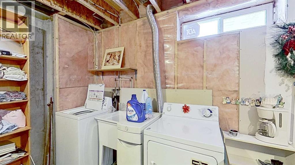 Single Family House 4 Level for Sale in  Rocky Ridge Court NW Rocky Ridge Calgary 