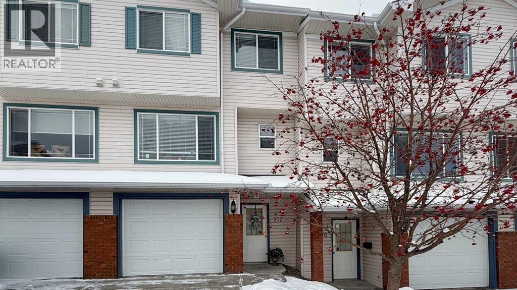 Single Family House 4 Level for Sale in  Rocky Ridge Court NW Rocky Ridge Calgary 