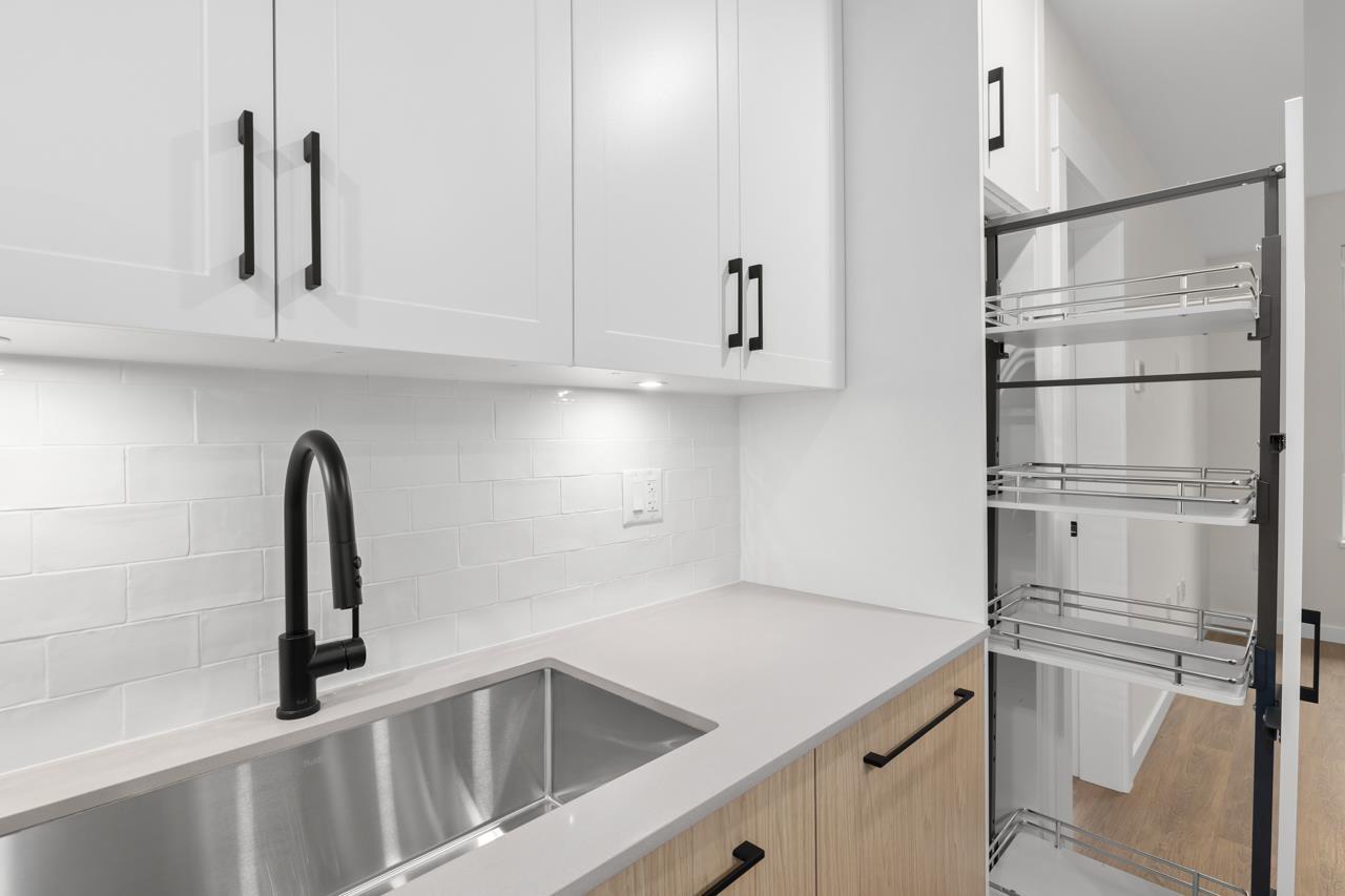 207 27249 ALDERGROVE TOWN CENTRE DRIVE, Langley