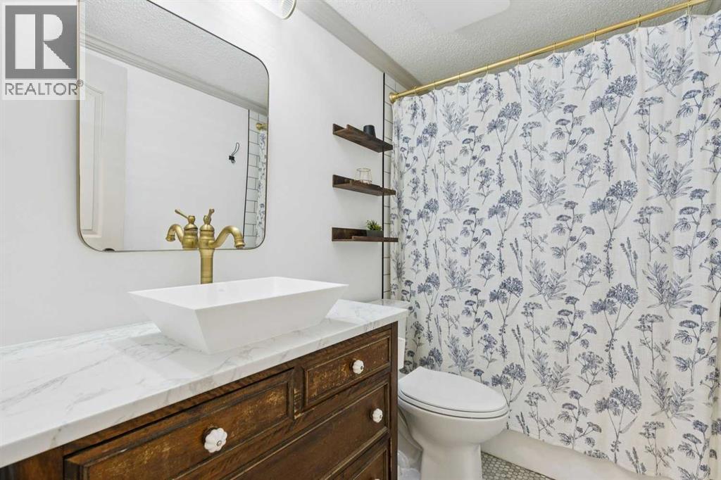 Single Family House for Sale in   Royal Birch Boulevard Royal Oak Calgary 