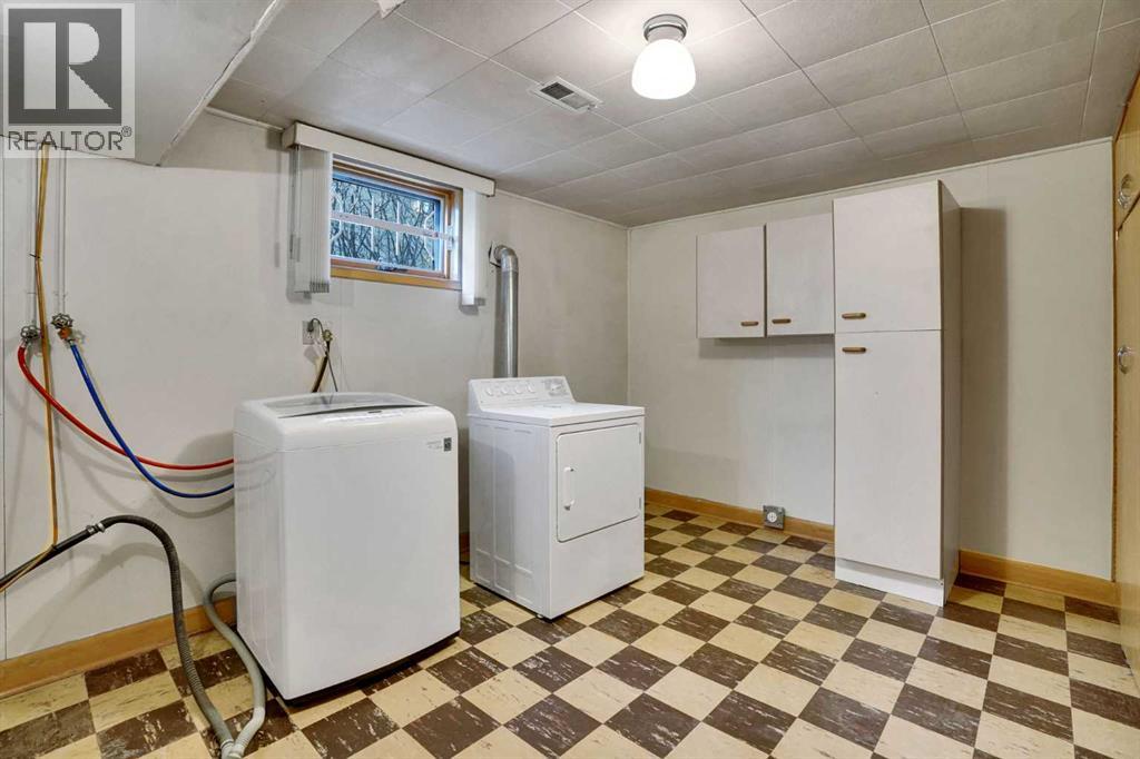 Single Family House Bungalow for Sale in  Kelwood Drive SW Glendale Calgary 