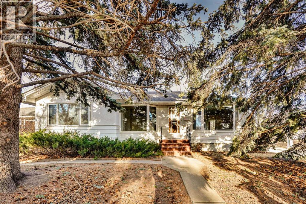 Single Family House Bungalow for Sale in  Kelwood Drive SW Glendale Calgary 