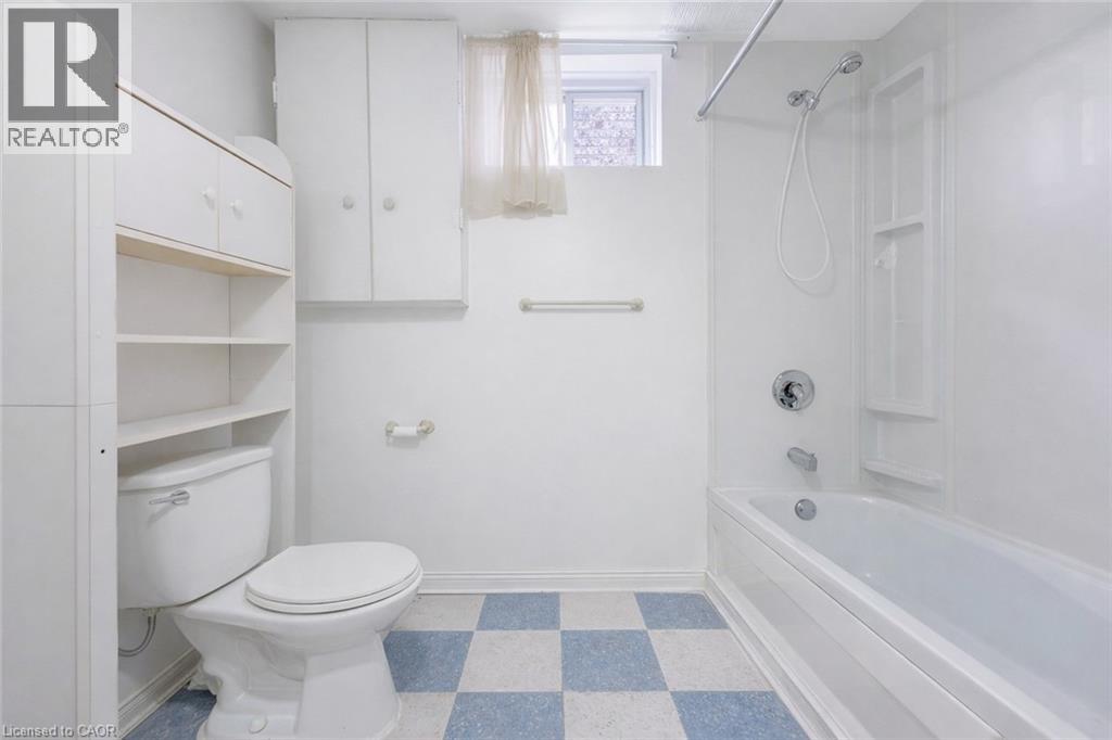 183 BUSH CLOVER Crescent, Kitchener, Ontario, N2E3P7 — Photo 18