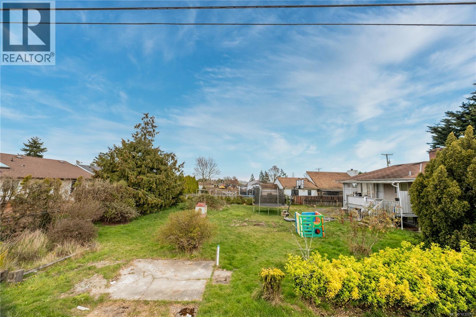  2090 Beacon Avenue West, Sidney