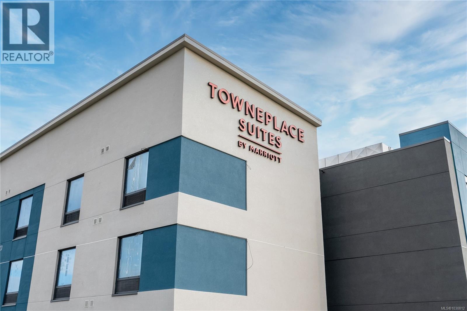  2090 Beacon Avenue West, Sidney