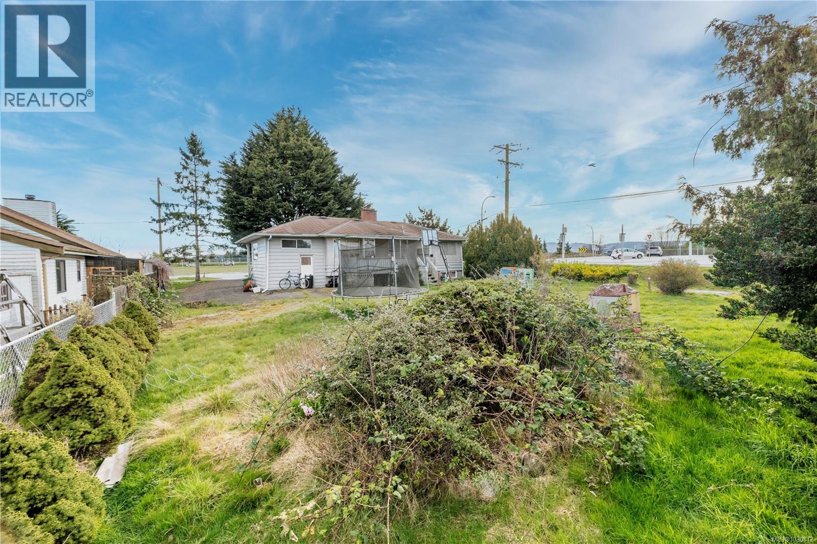  2090 Beacon Avenue West, Sidney