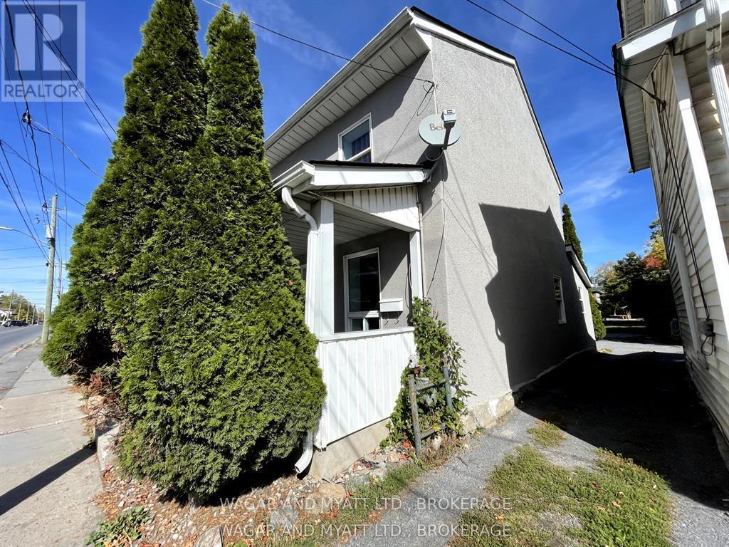 157-159 CENTRE STREET N - Image 3