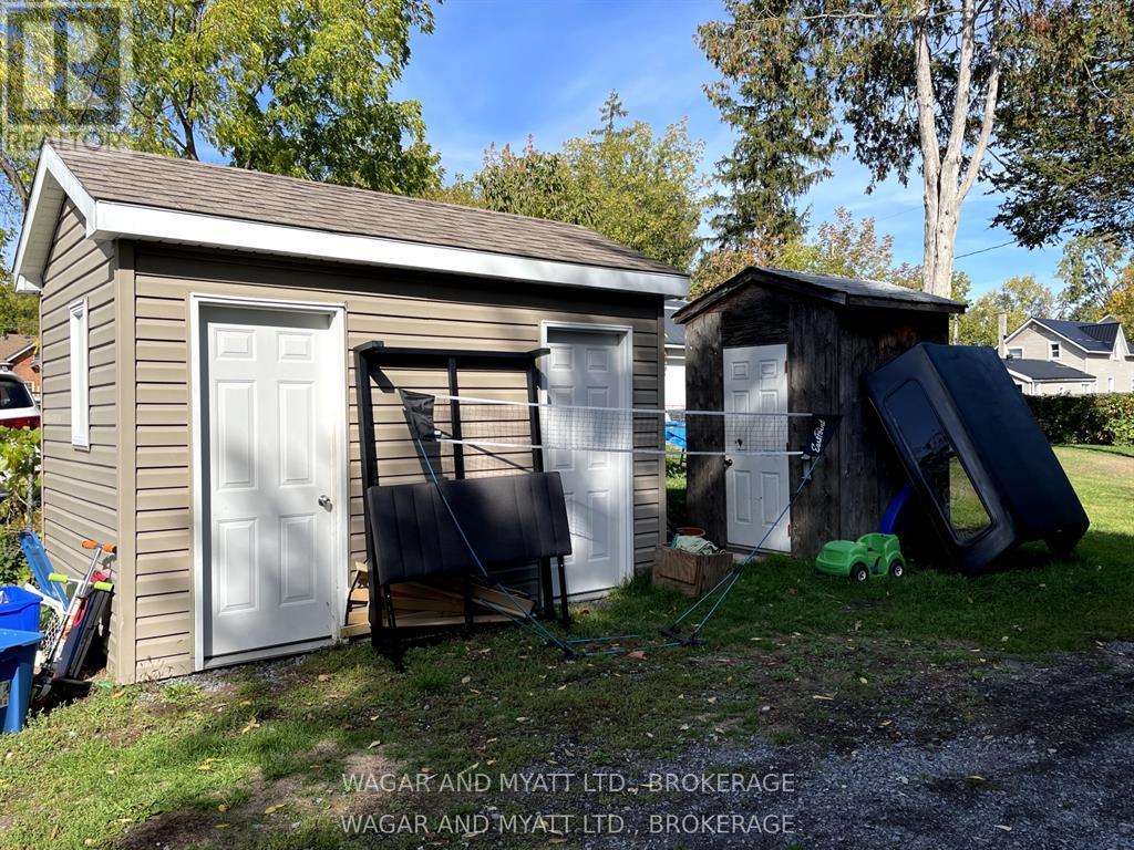 157-159 CENTRE STREET N - 8