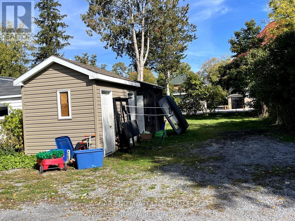 157-159 CENTRE STREET N - 9